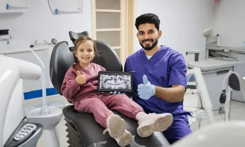 无牌牙科助理，持放射学证书及年轻病人的X光片